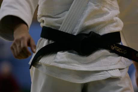 Judoka ayant une ceinture noire.