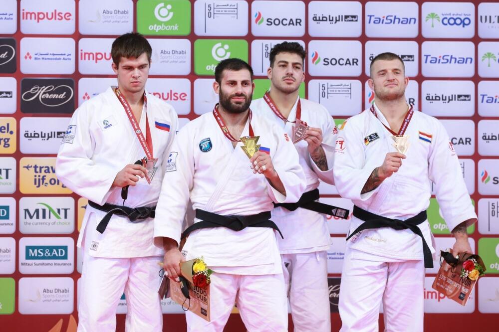 Shady El Nahas et Marc deschênes sur la 3e marche du podium